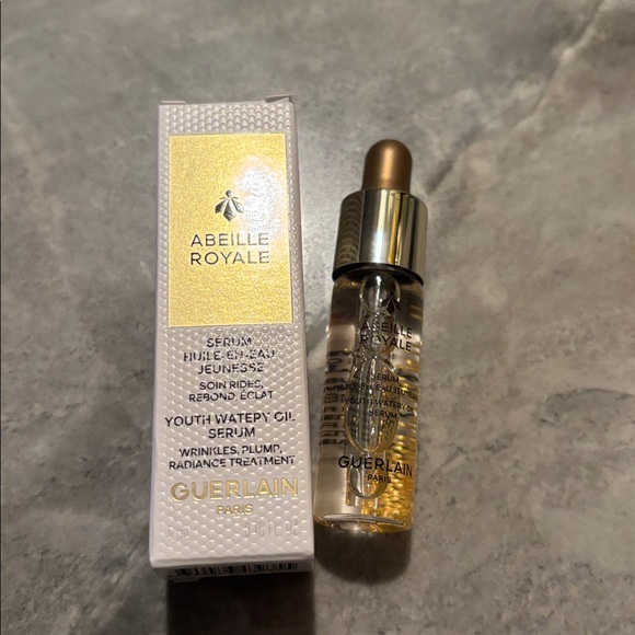 Guerlain Gift Set - Picture 2 of 6